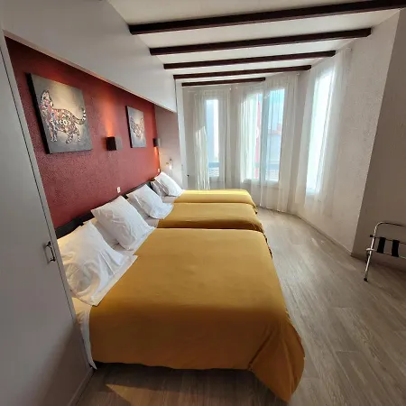 Aragon Hotel